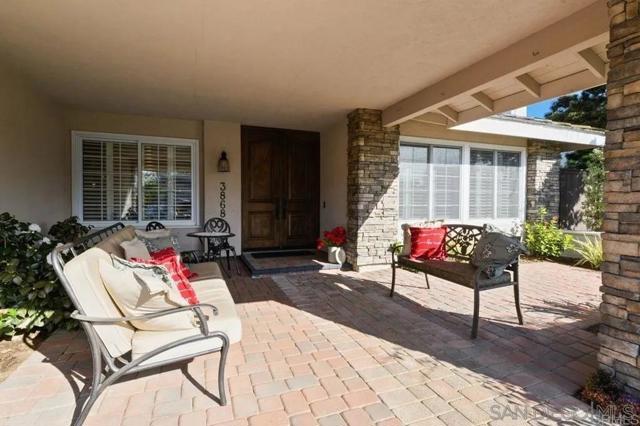 3868 Avenida Feliz, Rancho Santa Fe CA: https://media.crmls.org/mediaz/f6fd5314-8ba7-4182-a633-33cdad58b149.jpg