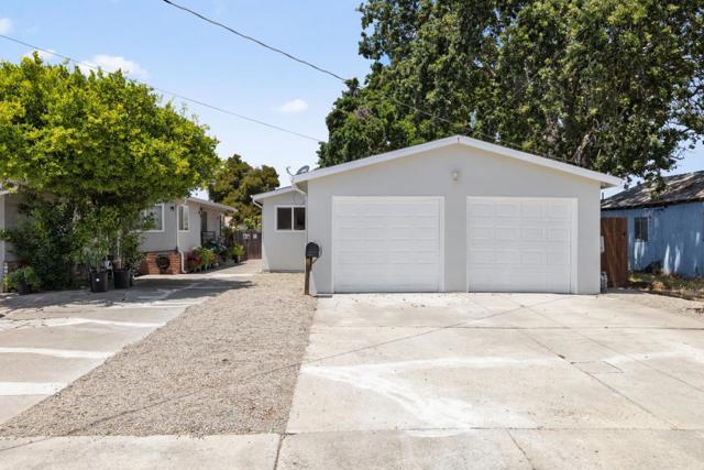 771 4th Avenue, Redwood City CA: https://media.crmls.org/mediaz/f6fd5b4c-18ce-4f7d-859c-9506008260f8.jpg