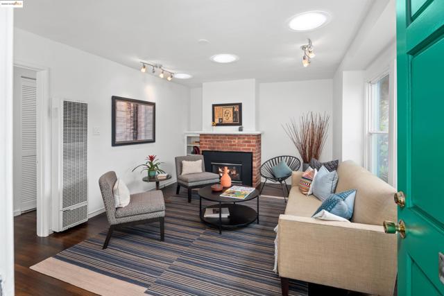 209 Behrens St, El Cerrito CA: https://media.crmls.org/mediaz/f6fe1c01-1bbf-424e-a617-5d163d4ae5b5.jpg