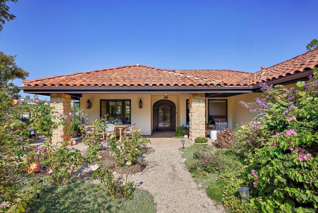 350 Punta Baja Dr, Solana Beach CA: https://media.crmls.org/mediaz/f6fe86c3-9abf-4645-a388-d5239ade1342.jpg