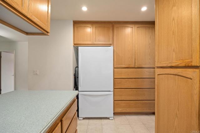 Detail Gallery Image 13 of 42 For 7413 Rowena St, San Diego,  CA 92119 - 5 Beds | 3 Baths