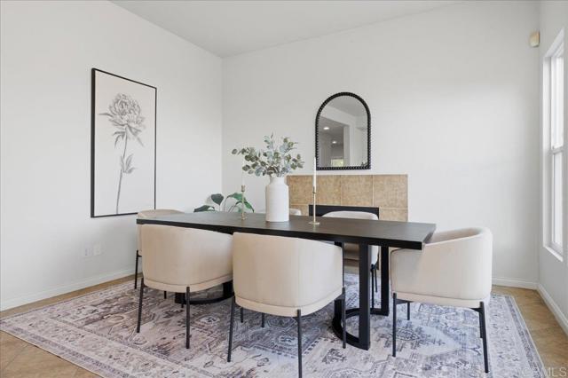 Detail Gallery Image 11 of 63 For 18385 Reata Way, San Diego,  CA 92128 - 5 Beds | 4 Baths