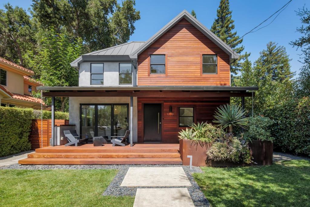 1119 Hopkins Avenue