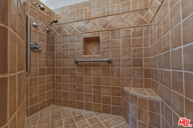 4734 Louise Avenue photo 58