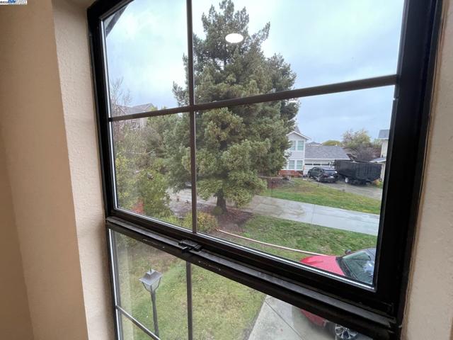 706 Widgeon St, Foster City CA: https://media.crmls.org/mediaz/f700f377-4c18-40db-bc45-94a4a6deb881.jpg