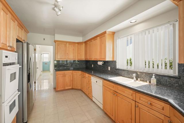108 W Kenneth Road, Glendale CA: https://media.crmls.org/mediaz/f701831b-51b5-4767-a449-7d61cfae97a8.jpg