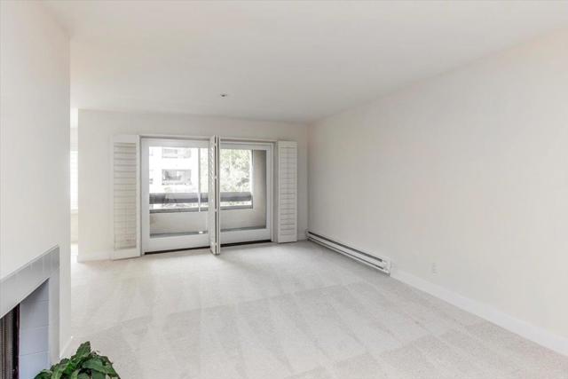 410 Sheridan Avenue, Palo Alto CA: https://media.crmls.org/mediaz/f701e341-a744-4a71-825f-1ebc2b514f32.jpg