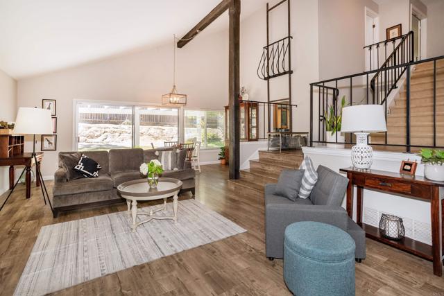 Image 7 of 27 For 12567 Pomerado Ct