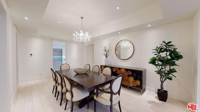 10120 Empyrean Way, Los Angeles CA: https://media.crmls.org/mediaz/f702a444-eb48-4942-9259-8b8d7f6a8084.jpg