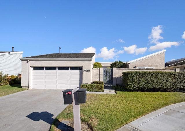 Detail Gallery Image 2 of 35 For 31362 Pardella Lane, Laguna Niguel,  CA 92677 - 2 Beds | 2 Baths