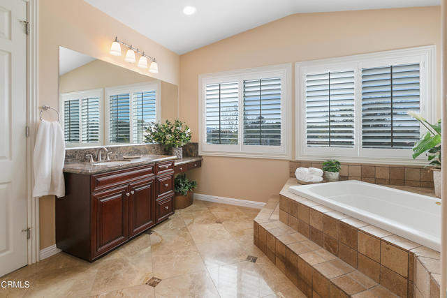 Detail Gallery Image 31 of 67 For 12428 Palmer Dr, Moorpark,  CA 93021 - 5 Beds | 5/1 Baths