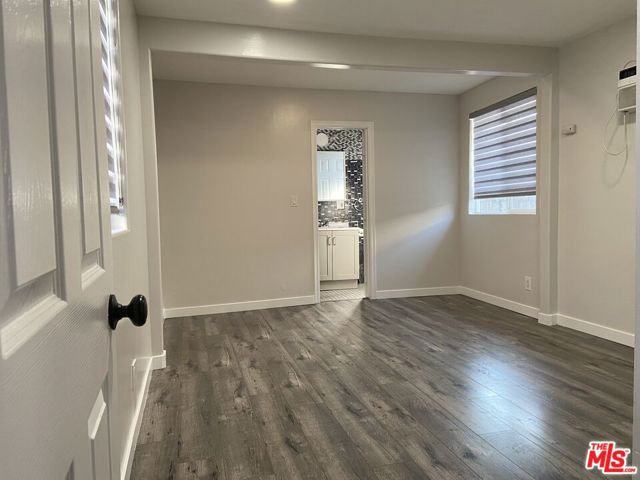 1726 W 37th Place, Los Angeles CA: https://media.crmls.org/mediaz/f7039279-ce20-4fe5-96d7-ac9cc3db3174.jpg