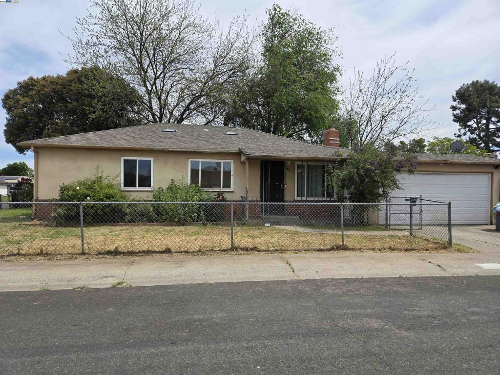 3832 Marine Ave