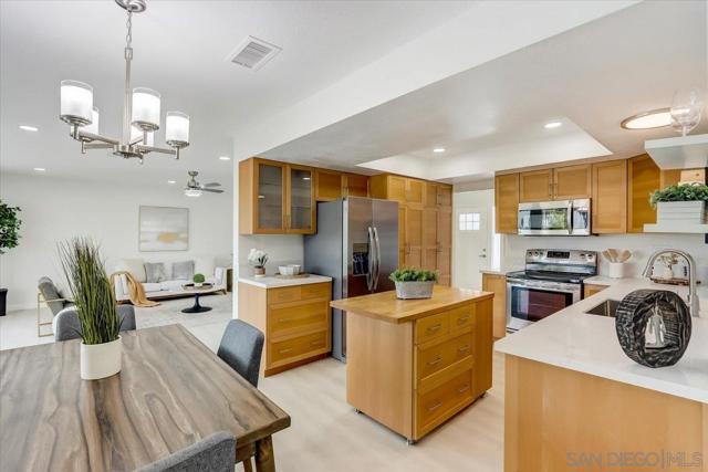 3808 Vista Campana S, Oceanside CA: https://media.crmls.org/mediaz/f704aafd-d3ff-46e5-8e51-b78434f658b8.jpg