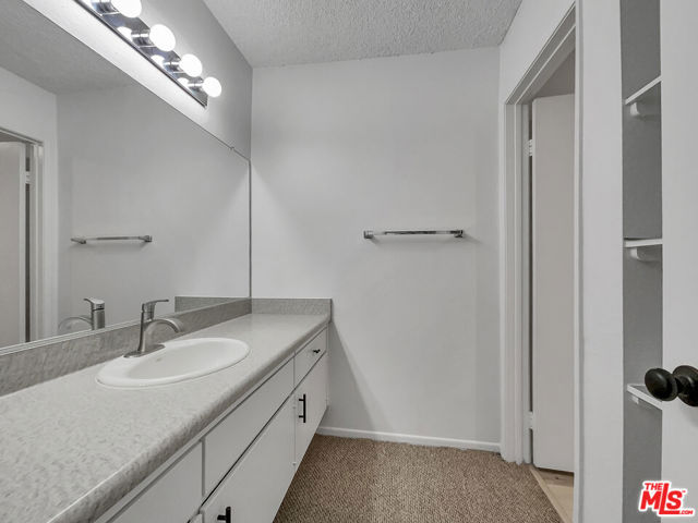 4712 Park Granada, 183 photo 8
