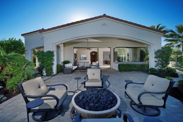 76054 Via Saturnia, Indian Wells CA: https://media.crmls.org/mediaz/f7064888-491b-4f35-b053-f94888b2e7c5.jpg