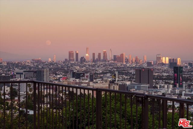6911 Los Tilos Road, Los Angeles CA: https://media.crmls.org/mediaz/f7085507-31af-47de-8576-f55768f046e3.jpg