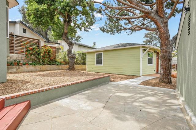 4055 Bernice Drive, San Diego CA: https://media.crmls.org/mediaz/f70861e6-b3fe-4d0b-9862-9efd2684c7db.jpg