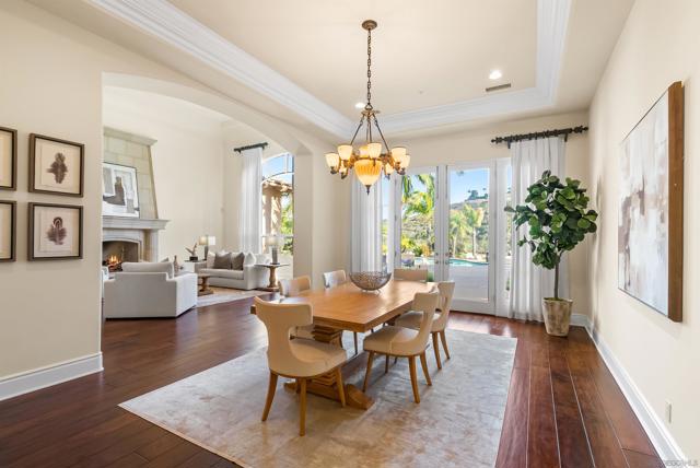 4695 Rancho Verde Trl, San Diego CA: https://media.crmls.org/mediaz/f7088831-b8d0-4225-bf07-f08c6c9a9347.jpg
