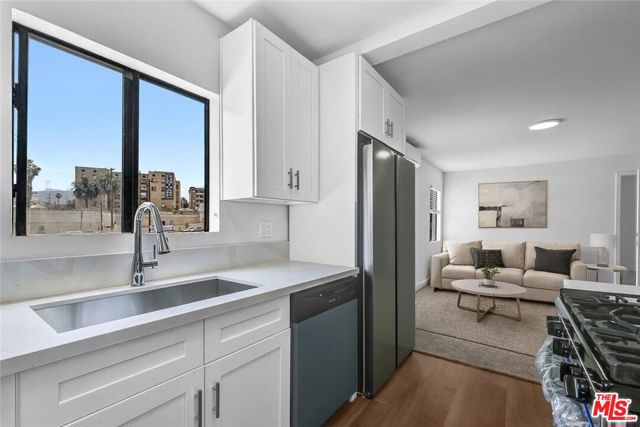 2627 San Marino Street, Los Angeles CA: https://media.crmls.org/mediaz/f7089757-c28f-47b6-a9b7-88534603d1d6.jpg