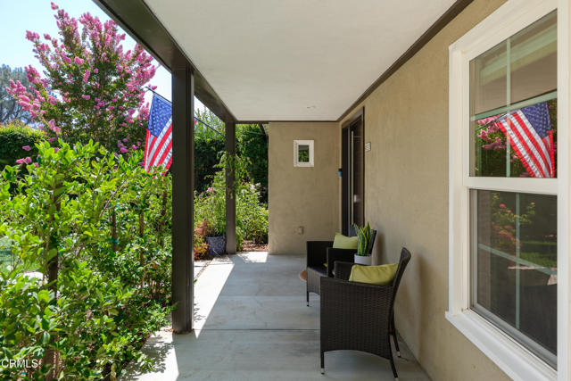 4531 El Camino Corto, La Canada Flintridge CA: https://media.crmls.org/mediaz/f70898f6-f93b-4020-99e5-d9423ccfecf2.jpg