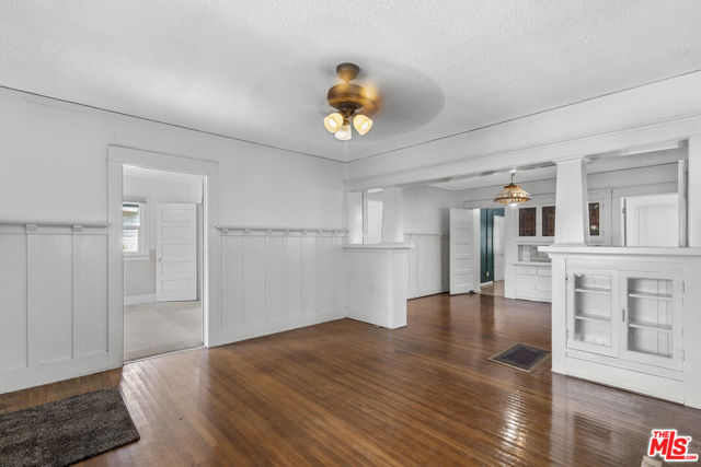 219 S Avenue 60, Los Angeles CA: https://media.crmls.org/mediaz/f7091cd4-6723-41c0-bbd9-de4f15701ef0.jpg