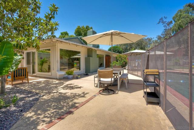 11668 Altoona Dr, El Cajon CA: https://media.crmls.org/mediaz/f7095ad4-0a0e-41ce-b4fa-508aff361dc6.jpg