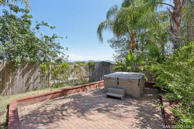 25 Villa Roma, Lake Elsinore CA: https://media.crmls.org/mediaz/f709ad1f-bd1f-48a8-91f9-37b8b8dc2734.jpg