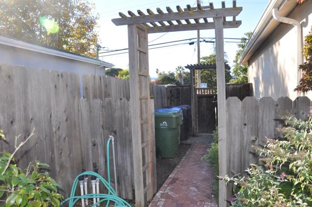 15104 Bel Escou Drive, San Jose CA: https://media.crmls.org/mediaz/f70a6f63-e167-4184-85d2-122b3fb83e89.jpg