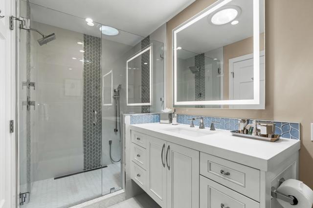 33 Medina Way, Rancho Mirage CA: https://media.crmls.org/mediaz/f70a7d16-5445-4ec8-af35-dcebbd8ea54c.jpg