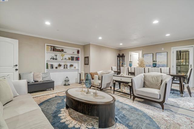Image 48 of 55 For 370 Appian Way