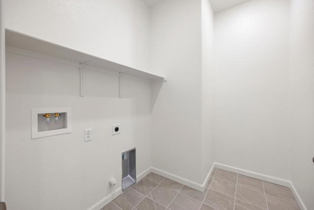 1871 Hydrangea Drive, Hollister CA: https://media.crmls.org/mediaz/f70ab22c-241d-4ac8-89e2-dcfa654f9145.jpg