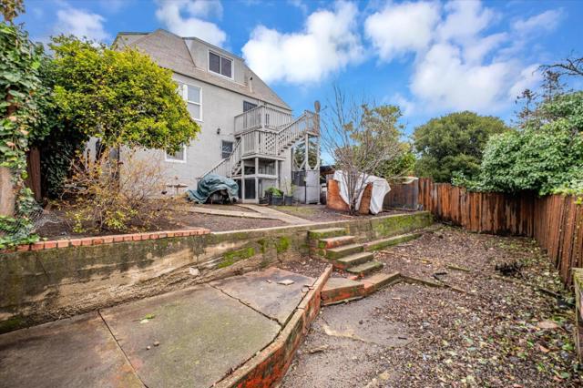 8245 Golf Links Road, Oakland CA: https://media.crmls.org/mediaz/f70abb96-87b4-4014-b4be-d4197fd90af4.jpg