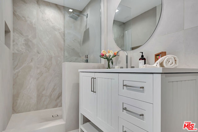 6442 Lunita Road, Malibu CA: https://media.crmls.org/mediaz/f70acc60-1dfa-4928-b9d1-9f47c2e8ad50.jpg