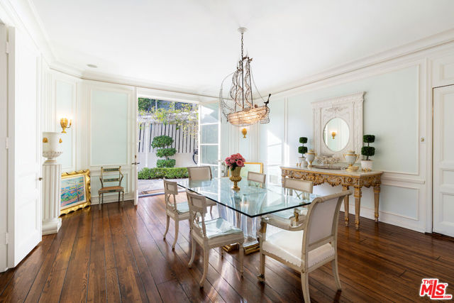 601 Woodruff Avenue, Los Angeles CA: https://media.crmls.org/mediaz/f70b3300-725d-4e47-bcd1-a8d485fe890d.jpg