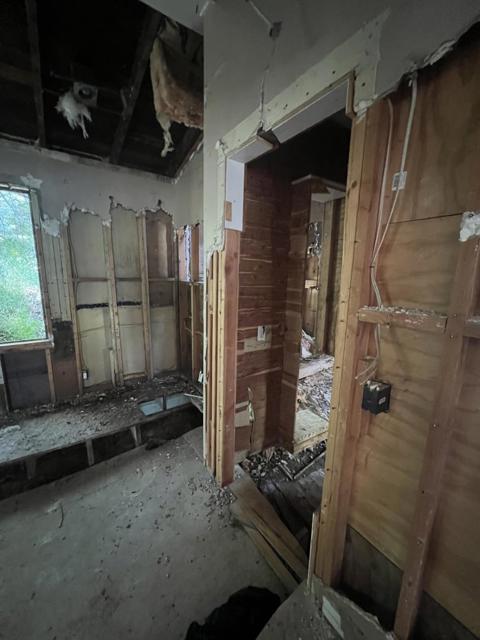 17160 Wilson Way, Royal Oaks CA: https://media.crmls.org/mediaz/f70b6256-ed5d-4147-8125-7ec327c04374.jpg