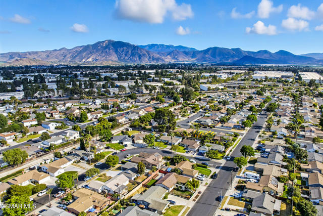 1088 Durkin Street, Camarillo CA: https://media.crmls.org/mediaz/f70b92c1-9a16-4b12-8512-c1515d599150.jpg