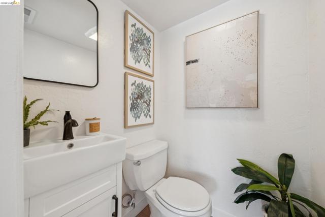5501 Mcbryde Ave, Richmond CA: https://media.crmls.org/mediaz/f70ba86b-98eb-44e2-9d93-5ff3218c3a59.jpg
