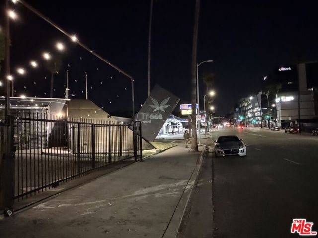  Commercial for Sale in Los Angeles, California