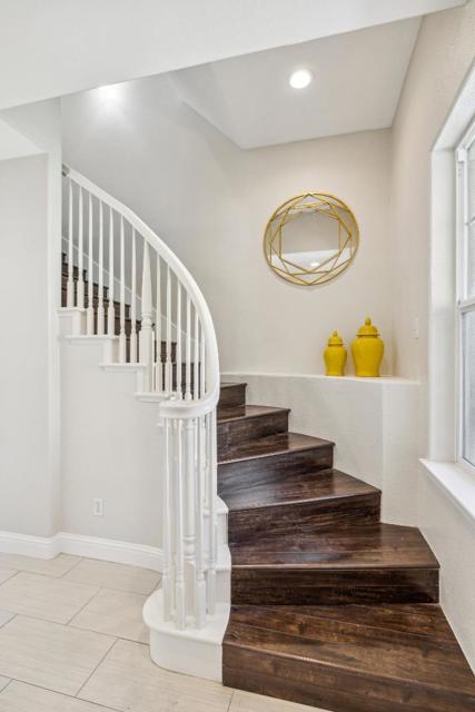 5588 Cedar Garden Court, San Jose CA: https://media.crmls.org/mediaz/f70c65d1-2a05-484c-b914-800db2ccdaee.jpg