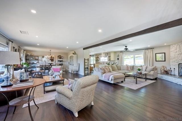 660 Via Rancho Pkwy, Escondido CA: https://media.crmls.org/mediaz/f70c7d3c-66c7-4163-98f9-3e871f5d863b.jpg