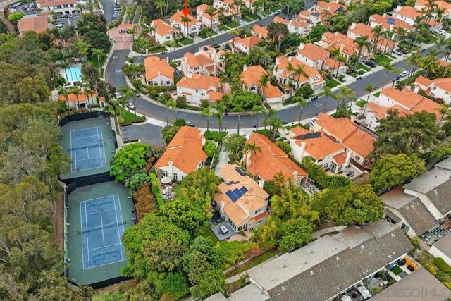 13563 Caminito Carmel, Del Mar CA: https://media.crmls.org/mediaz/f70cb16f-2d4a-4c4b-ba5f-e2955ce54e91.jpg