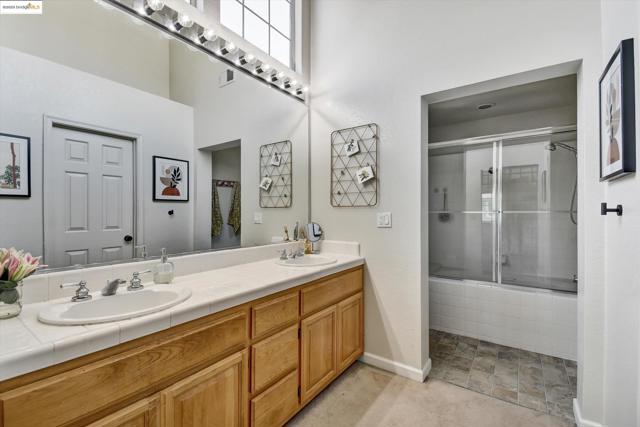2944 Von Doolen Court, Pinole CA: https://media.crmls.org/mediaz/f70e5340-f435-40ee-9db9-3ffc82a5151e.jpg