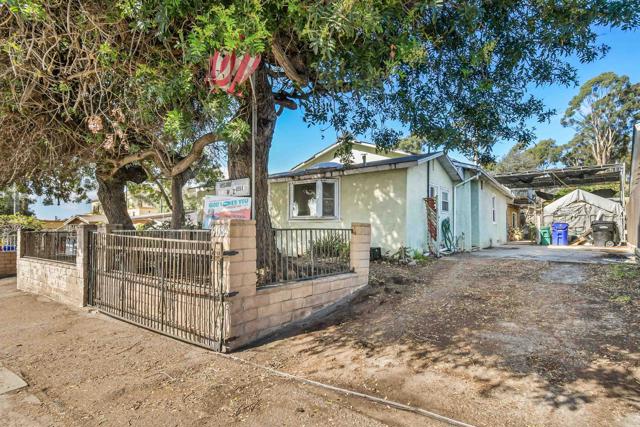 Detail Gallery Image 2 of 62 For 4084 Beyer Blvd, San Ysidro,  CA 92173 - 3 Beds | 3 Baths