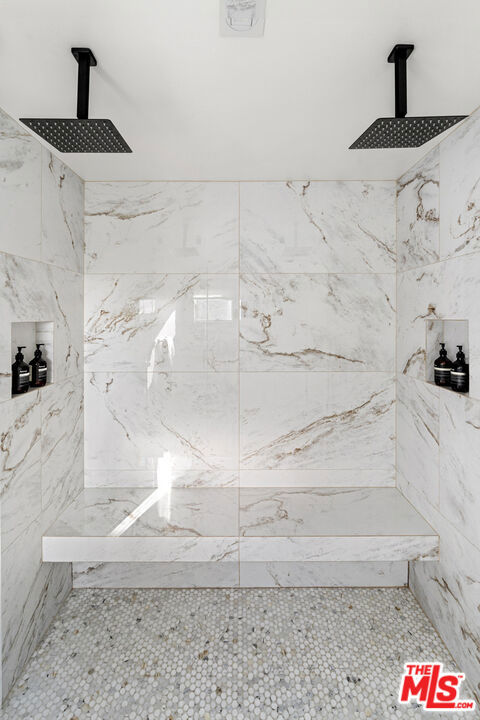 21715 Rambla Vista, Malibu CA: https://media.crmls.org/mediaz/f70f5671-5861-4ceb-97cd-0f804ea321a1.jpg