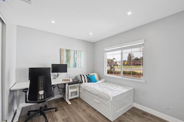 1300 Cirolero St, Milpitas CA: https://media.crmls.org/mediaz/f70f60d2-7a29-4adb-817c-4b3d89a0d713.jpg