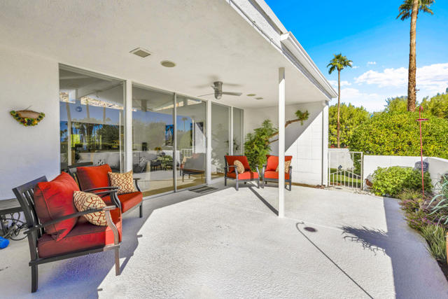 2400 S Palm Canyon Drive, Palm Springs CA: https://media.crmls.org/mediaz/f71002f1-55e3-413f-88f9-d6332a9b4f6c.jpg