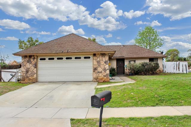 629 Pitman St, Escondido CA: https://media.crmls.org/mediaz/f7101c39-3bc7-42e2-a77b-89ffc957455c.jpg