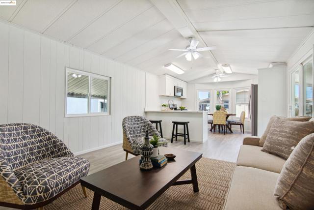 301 Alcott Ct, Bethel Island CA: https://media.crmls.org/mediaz/f7109067-623e-4cbd-870e-1233a2a6e761.jpg