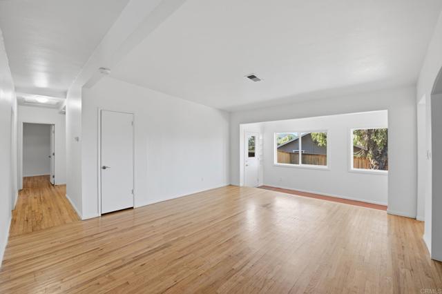 Detail Gallery Image 5 of 28 For 12307 Lemon Crest Dr, Lakeside,  CA 92040 - 3 Beds | 2 Baths